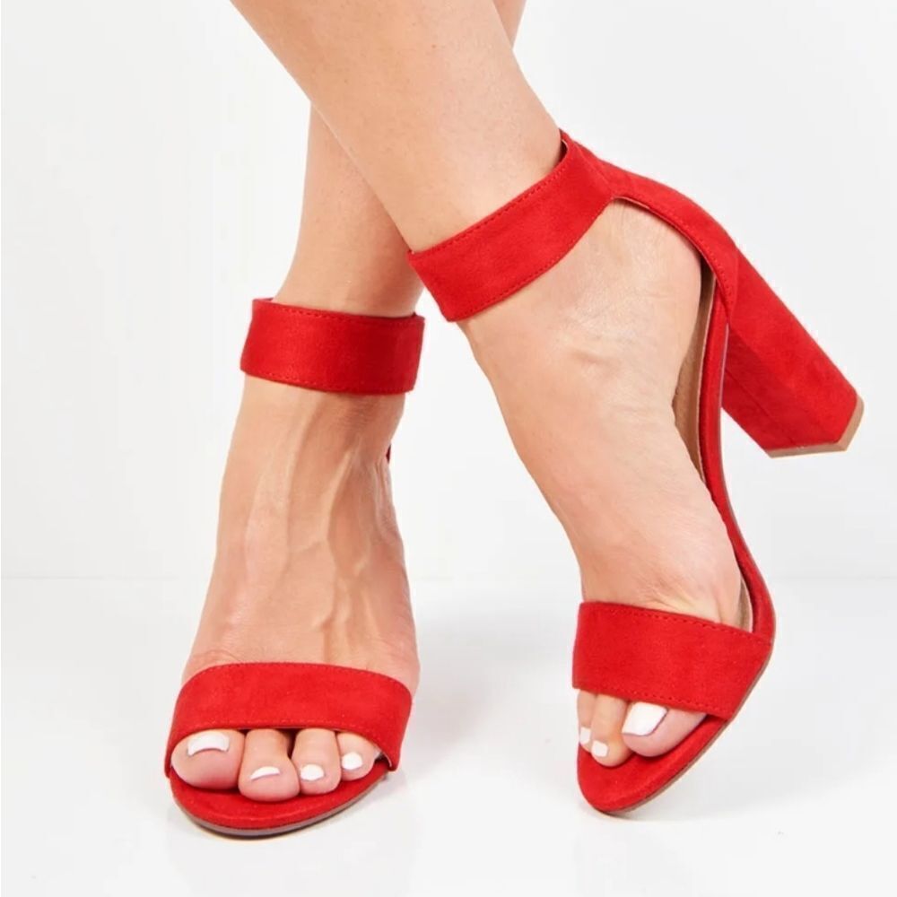 BRAND NEW WILD DIVA LOUNGS ADJUSTABLE BUCKLE ANKLE STRAP POINTED TOE HEEL SANDAL